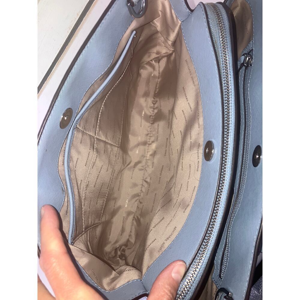 MICHAEL KORS, LARGE TRIPLE COMPARTMENT LIGHT BLUE HANDBAG - Picture 12 of 15